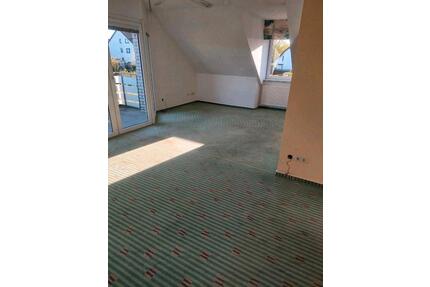 Dachgeschoss Wohnung 2 Zimmer Balkon Jöllenbeck - Bielefeld