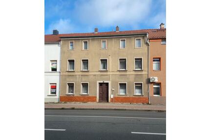 Reihenmittelhaus in Zittau - 24.000,00&nbsp;EUR Kaufpreis, ca.&nbsp; 140,00&nbsp;m&sup2; in Zittau (PLZ: 02763)