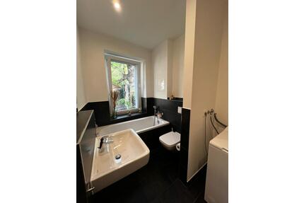 schicke 2 Zimmer Wohnung im sanierten Altbau mit Balkon - Magdeburg Leipziger Straße