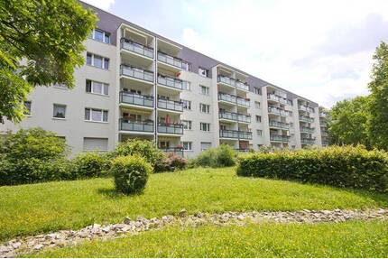 In der Herrichtung! 2-Raumwohnung im schönen Süden mit Balkon! - Halle (Saale) Südstadt