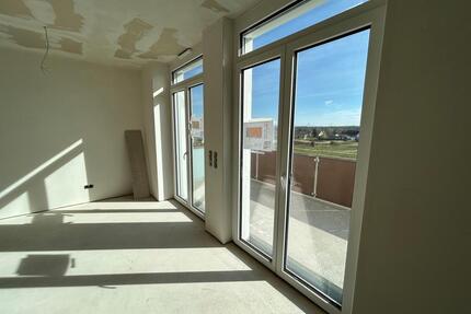 Besonderes Wohnen im kernsanierten Altbau – 2-Zi. Wohnung mit Südbalkon, EBK und Stellplatz - Rheinau