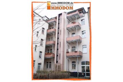 Schön geschnittene 3-Zimmer-Wohnung mit EINBAUKÜCHE, Personenaufzug, BALKON und Gäste-WC zu vermieten! - Zwickau