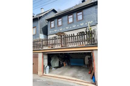 Haus zu Vermieten ab sofort - 700,00&nbsp;EUR Kaltmiete, ca.&nbsp; 100,00&nbsp;m&sup2; in Neuhaus am Rennweg (PLZ: 98724)