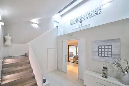 Haus zum Kaufen in Esslingen am Neckar 2.490.000,00 € 400 m²