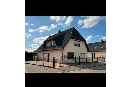 Kernsaniertes Einfamilienhaus zum Mietkauf angeboten - Sankt Michaelisdonn