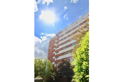 freie Wohnung - 2 Zimmer - 60 m2 - toller Schnitt 2 Zimmer + Loggia + Tiefgarage + Keller - - Hamburg Wandsbek