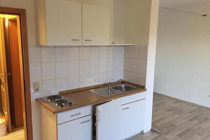 Schöne 1 Raum Wohnung mit Terrasse - Bucha