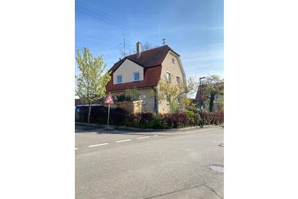 Tuffstein-Haus für Familie in Kusterdingen mit großem Garten