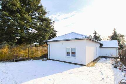 Bezugsfrei: Massiver Bungalow aus 1998 mit schönem Garten in Oranienburg (Sachsenhausen)