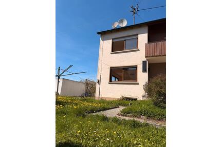 Großzügige 5-Zimmer-Wohnung mit Garten, Terrasse und Doppelgarage - Schwäbisch Gmünd Bargau