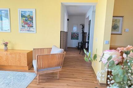 2,5-Zimmer-Wohnung möbliert mit Einbauküche und Loggia - Dresden Loschwitz