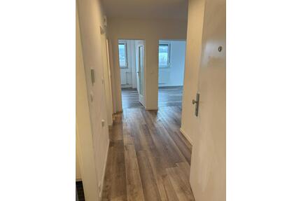 Frisch renovierte 3 ZKB Wohnung im 5. OG mit Balkon in Bettringen - Schwäbisch Gmünd Bargau