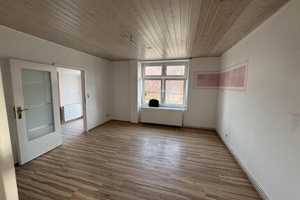 Westerau - Charmante Altbau EG Wohnung mit viel Licht, Gestaltungspotenzial & Stellplatz - Lasbek