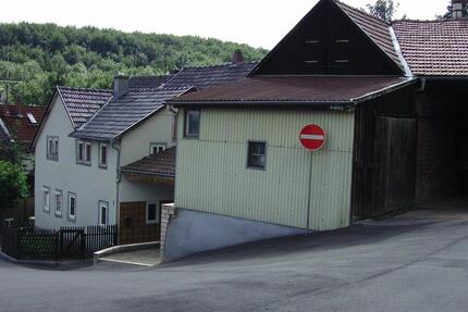 Kleines Haus mit Nebengebäude aus ehemaliger Landwirtschaft - Rödental