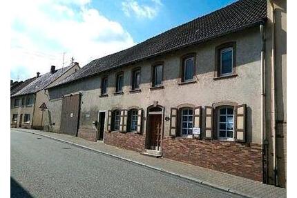 großes Haus zu vermieten - 1.300,00&nbsp;EUR Kaltmiete, ca.&nbsp; 213,00&nbsp;m&sup2; in Obermoschel (PLZ: 67823)