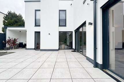 Haus zum Kaufen in Frechen Buschbell 1.230.000,00 € 341.09 m²