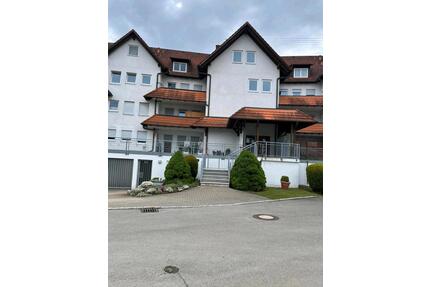 2 Zimmer Dachwohnung 54 qm Tiefgarage mit Aufzug Bj91 - Schömberg