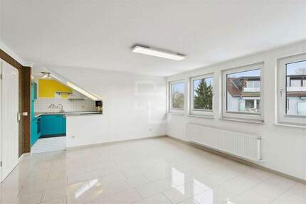 Reserviert: Leerstehendes Schmuckstück mit Balkon & Einbauküche! - Köln Urbach