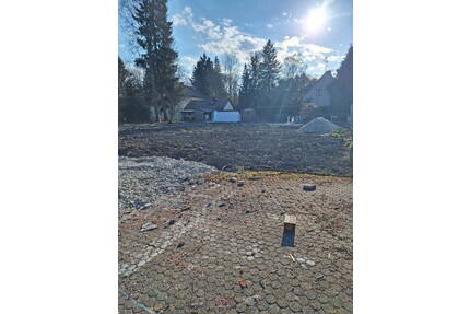 Baugrundstück z.B. für ein Einfamilienhaus mit 853 m² oder DHH ab ca. 200 m² ab 199.500 Euro - Wifling