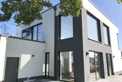 Haus zum Kaufen in Wiesbaden 1.400.000,00 € 166 m²