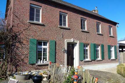 Haus zum Mieten in Wachtendonk 1.600,00 € 300 m²