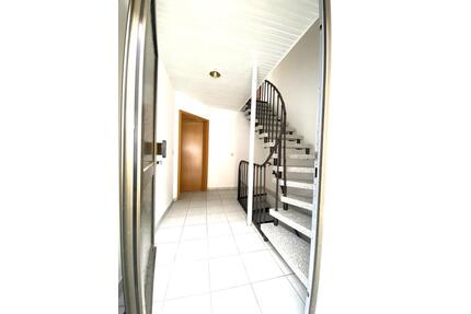 Provisionsfrei! Gepflegte 3-Zimmer-Wohnung im 1.OG VERKAUF - Edingen-Neckarhausen