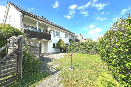 Großzügige 2-3 Zimmer Wohnung mit Garten in Stuttgart-Botnang mit Renovierungsbedarf