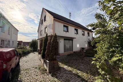 Haus zum Kaufen in Kirchheim in Schwaben 295.000,00 € 200 m²