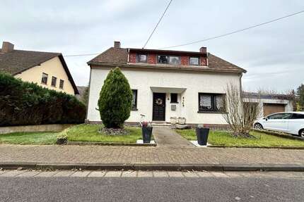 Haus zum Kaufen in Beckingen 129.000,00 € 140 m²