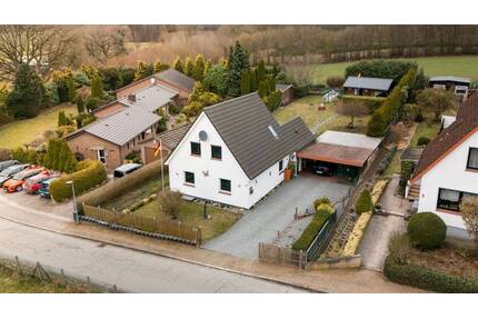 Charmantes Einfamilienhaus mit traumhaftem Garten in Süsel-Zarnekau