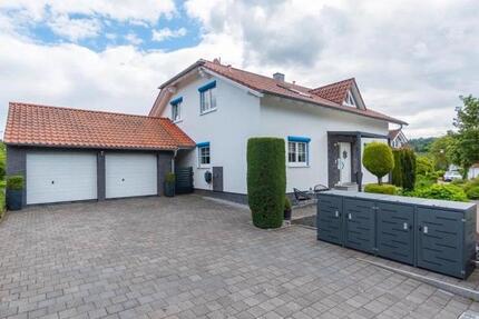 Attraktives Zweifamilienhaus - 779.000,00&nbsp;EUR Kaufpreis, ca.&nbsp; 185,00&nbsp;m&sup2; in Oberrot (PLZ: 74420)
