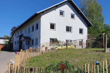 Idyllische Lage! Hofstelle nur ca. 7 km von Mühldorf a. Inn entfernt - Niedertaufkirchen Stetten