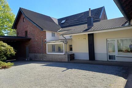 Wohnhaus mit Hof- und Scheunenfläche – Bauernhof in Ortslage - Linnich