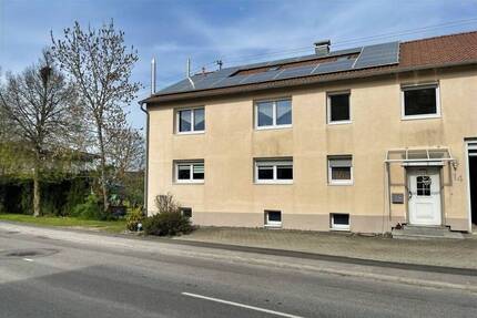 Zweifamilienhaus am Ortsrand von Kolbingen
