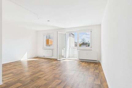 Wohnung zum Mieten in Chemnitz 304,00 € 53.65 m²