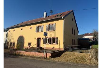 RESTAURIERTES LANDHAUS-CHARME MIT VIEL PLATZ - Rehlingen-Siersburg