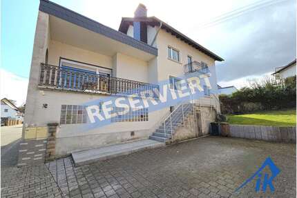 Haus zum Kaufen in Niedermohr 230.000,00 € 215 m²