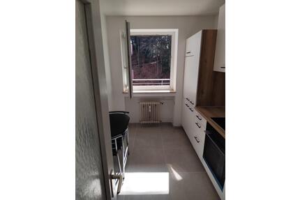 Frisch renovierte 2-Zimmer-Wohnung mit Einbauküche, Balkon & Aufz - Bad Herrenalb