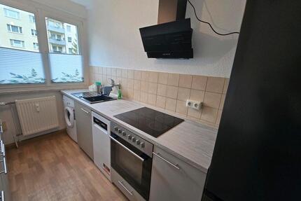 Wohnung zur Nachmiete + Einbauküche + Badmöbel + Gardinenstange - Bad Klosterlausnitz