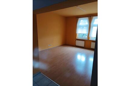 3 Zimmer Wohnung zentral Küche - 625,00&nbsp;EUR Kaltmiete, ca.&nbsp; 105,00&nbsp;m&sup2; in Eisfeld (PLZ: 98673)