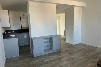 3-Zimmer-Wohnung in Stadtnähe von Ansbach – mit neuer Einbauküche und Carport-Stellplatz