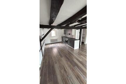 Sanierte Maisonette Wohnung - 600,00&nbsp;EUR Kaltmiete, ca.&nbsp; 60,00&nbsp;m&sup2; in Annweiler am Trifels (PLZ: 76855)