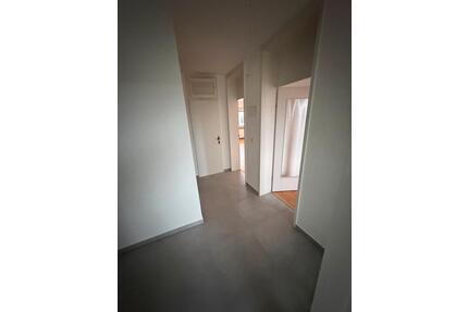 2 -Zimmer -Wohnung mit zwei Balkonen in der Goldbachstraße, Nür - Nürnberg Gebersdorf