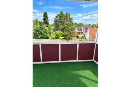 3-Raum Wohnung mit verglastem Balkon, Einbauküche und Stellplatz - Parchim