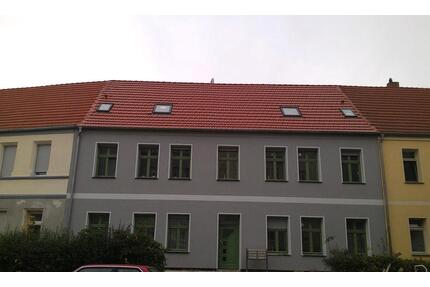 sanierte Dachgeschosswohnung mit neuer Einbauküche - Stendal