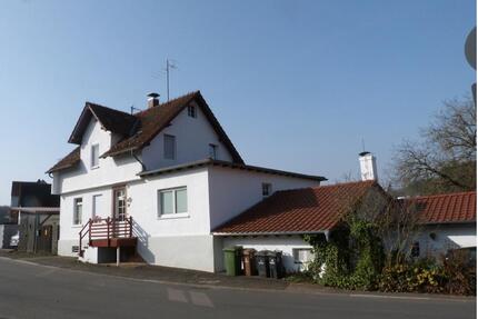 Gemütliches 7-Zimmer-Haus mit unverbaubarem Blick in Dorfrandlage - Neckarsteinach