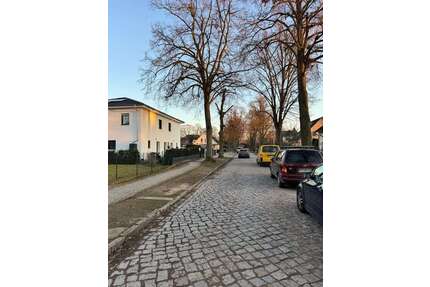 Grundstück zu verkaufen in Blankenfelde-Mahlow 238.800,00 € 597 m²