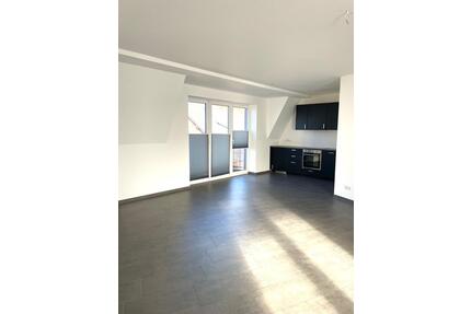 Moderne Dachgeschosswohnung in zentraler Lage mit Balkon - Werlte