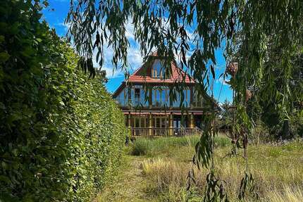 Haus zum Kaufen in Neuruppin 1.900.000,00 € 332 m²