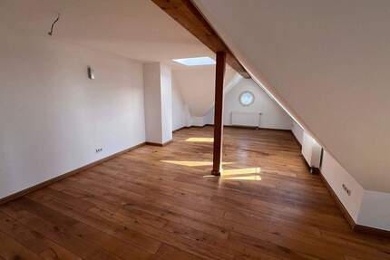 Zentral gelegene DG-Wohnung - 500,00&nbsp;EUR Kaltmiete, ca.&nbsp; 54,00&nbsp;m&sup2;&nbsp;Wohnfl&auml;che in Wismar (PLZ: 23966) Altstadt